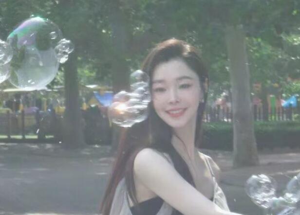 宋轶回应整容争议:只是换了个新的化妆老师